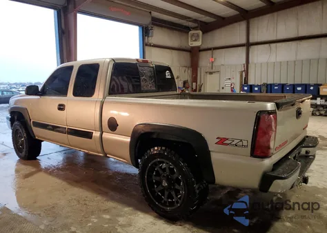 2004 Chevrolet Silverado K1500 из США, поврежденный, VIN 1GCEK19T04E380405